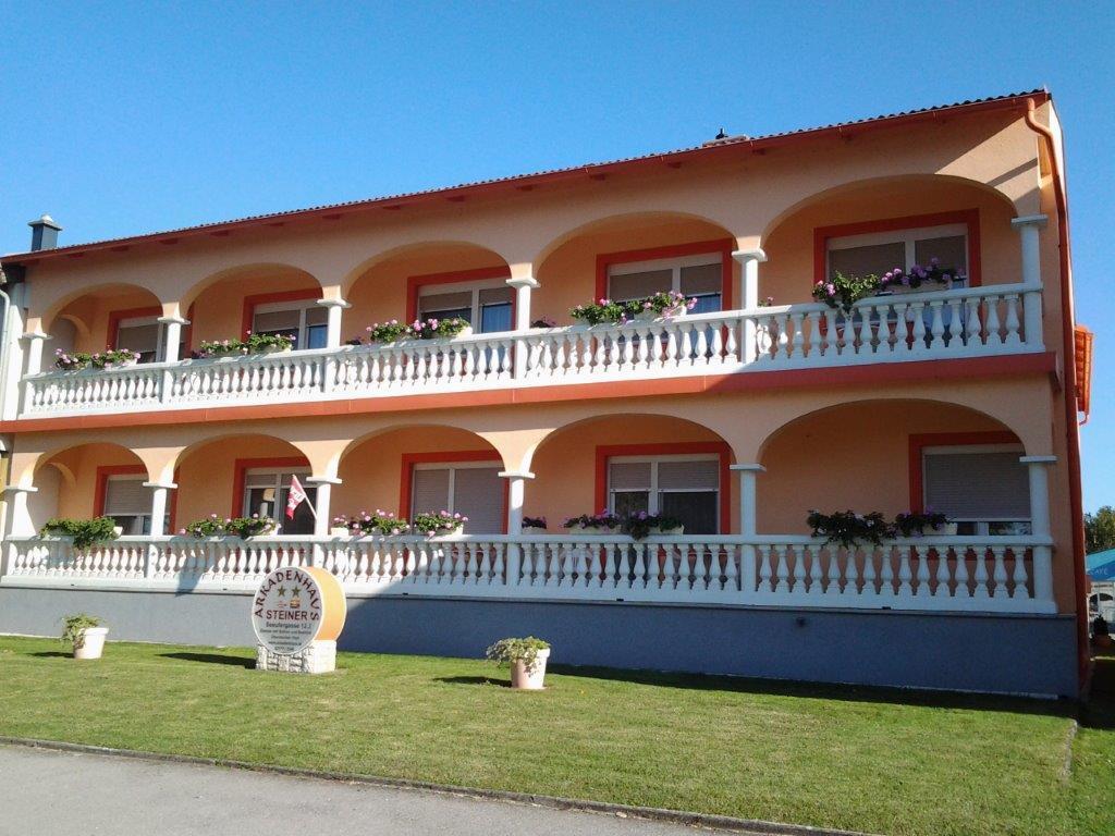 Arkadenhaus Steiner Bed & Breakfast Podersdorf am See Exterior photo